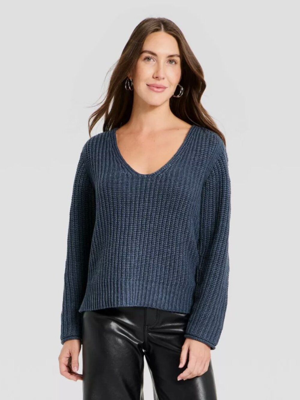 Women's Wide V-Neck Pullover Sweater - Universal Thread Indigo L